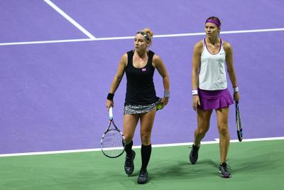 Бетани Маттек-Сэндс и Люси Шафаржова финалистки парного разряда Australian Open