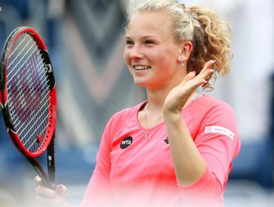 Катерина Синякова переигрывает Викторию Азаренко на кортах Roland Garros