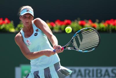 Каролина Плишкова на отказе Тимеа Бачински выходит в четвертьфинал BNP Paribas Open
