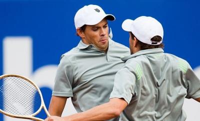 Полуфинал состязания пар Barcelona Open Banc Sabadell: победа Брайанов