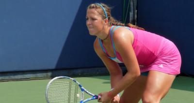 Анастасия Павлюченкова на отказе Виктории Азаренко выходит в четвертьфинал турнира в США