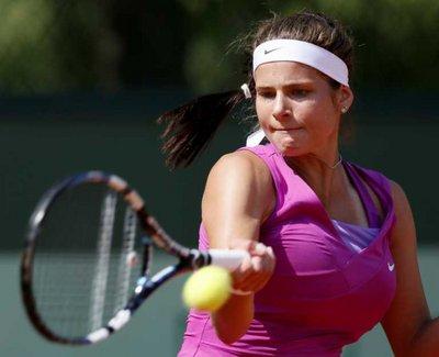 Юлия Гёргес и Люси Градецка вышли в финал Connecticut Open в парном разряде