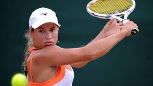 Юлия Путинцева переигрывает Марину Мельникову в стартовом раунде Wimbledon