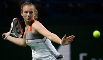 Катерина Синякова в трёх партиях переигрывает Мону Бартель на турнире в Индиан-Уэллс