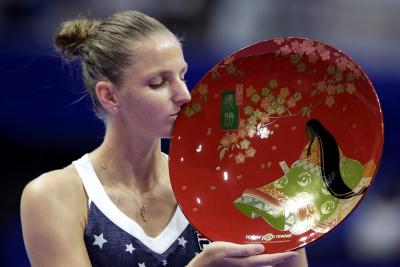 Каролина Плишкова переигрывает Наоми Осака в финале Toray Pan Pacific Open