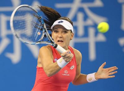 Агнешка Раданьска переигрывает Каролин Возняцки на турнире в Пекине