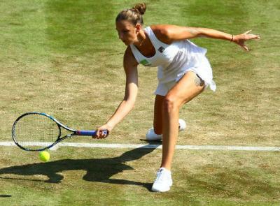 Каролина Плишкова переигрывает Викторию Азаренко на кортах Wimbledon