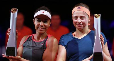 Дуэт Ракель Атаво, Елена Остапенко выиграли парный турнир Porsche Tennis Grand Prix