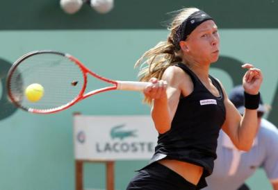 Йоханна Ларссон сыграет с Кики Бертенс в четвертьфинале турнира в Гштааде
