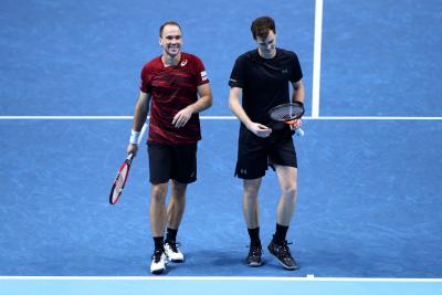 Итоговый чемпионат ATP. Дж. Маррей и Бр. Соареш одолели М. Мирного и Трита К. Хуэя