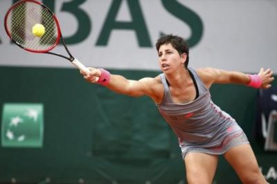 Карла Суарес Наварро вышла в четвертьфинал турнира в Бухаресте