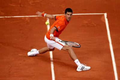 Новак Джокович побеждает на классе в перовм раунде Roland-Garros-2017