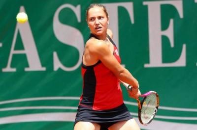 Катерина Бондаренко переигрывает Евгению Родину на турнире в Чарльстоне