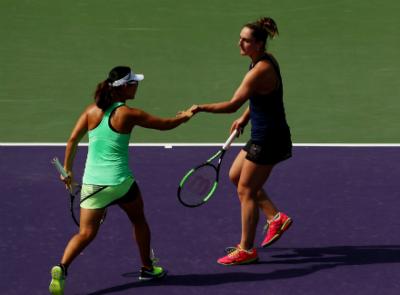 Дуэт Габриэла Дабровски и Сю И-Фань выиграли женский парный турнир Miami Open