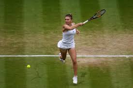 Симона Халеп обыгрывает Викторию Азаренко в матче 1/8 финала на кортах Wimbledon