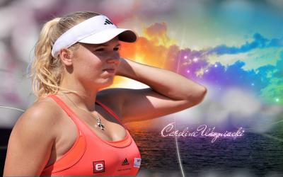Каролин Возняцки не уступает первую строчку в чемпионской гонке WTA