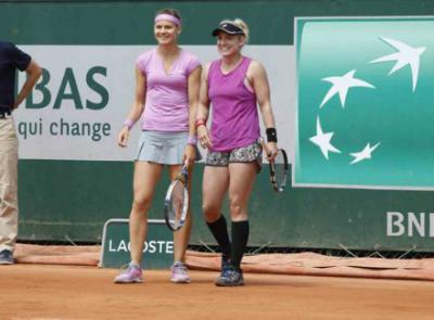 Дуэт Бетани Маттек-Сэндс и Люси Шафаржова выиграли парный «Roland-Garros» среди женщин