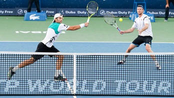 Симоне Болелли и Андреас Сеппи. Dubai Duty Free Tennis Championships, 2016. Финал.