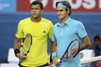 Роже Федерер и Жо-Вильфред Цонга на Итоговом турнире ATP 2011 года